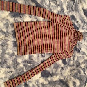 Stripped turtle neck